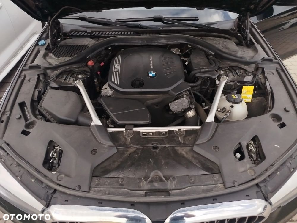 BMW Seria 5 518d Luxury Line - 36