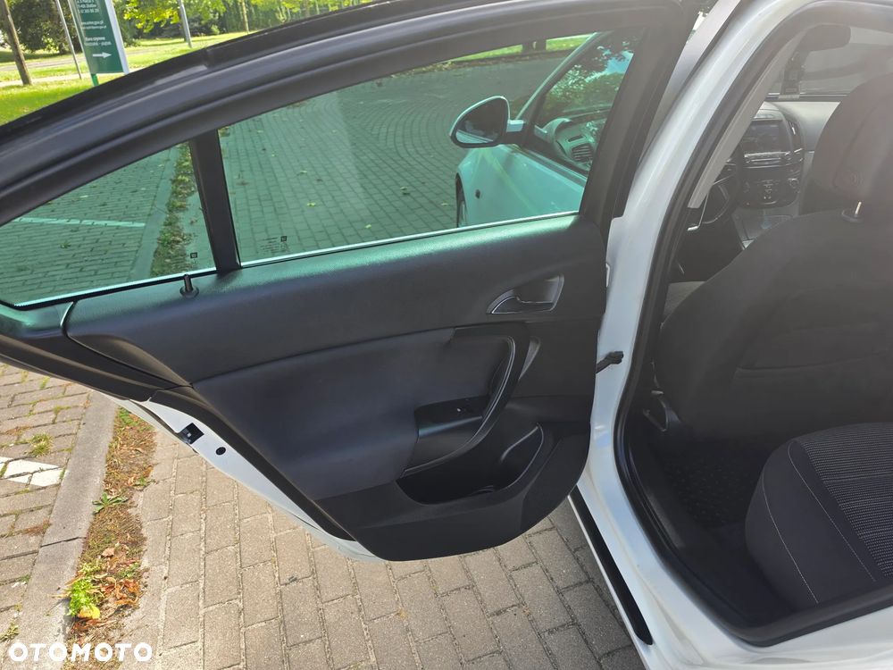 Opel Insignia 2.0 CDTI Cosmo S&S - 19