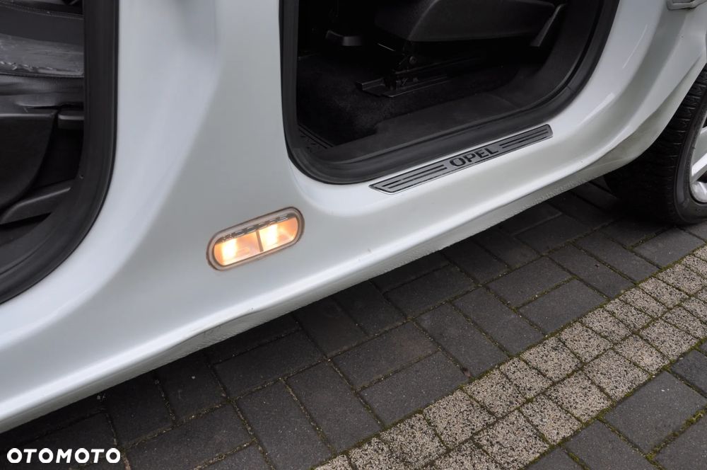 Opel Meriva 1.4 T Cosmo - 32