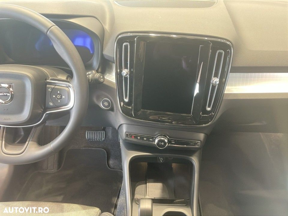 Volvo XC 40 B3 AT FWD MHEV Core - 18