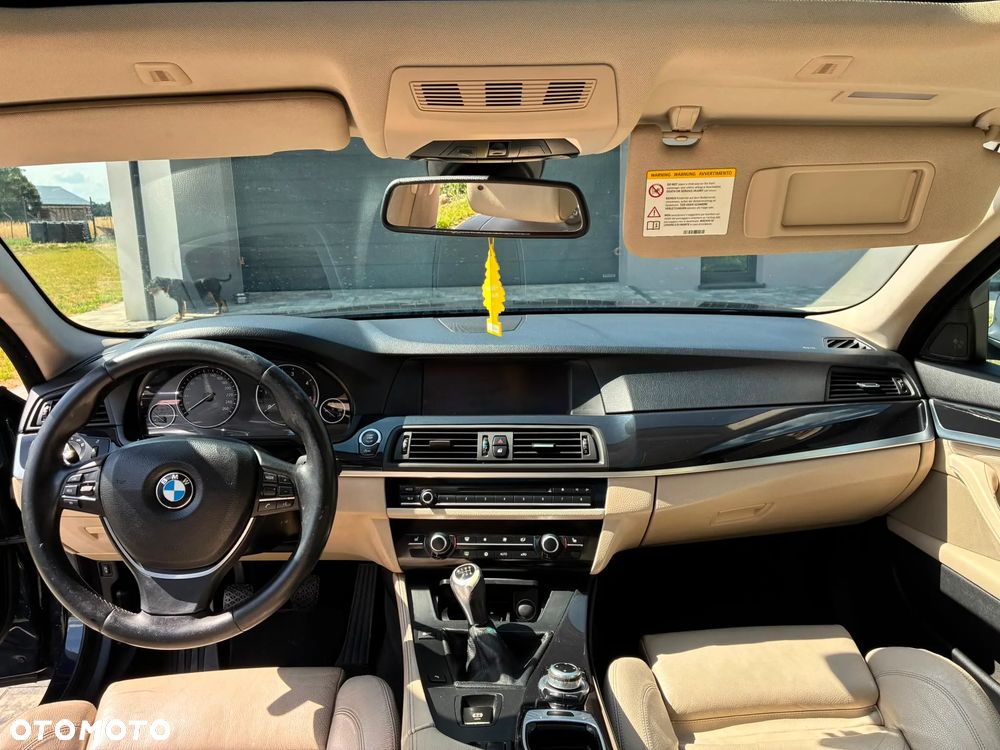 BMW Seria 5 520d - 29