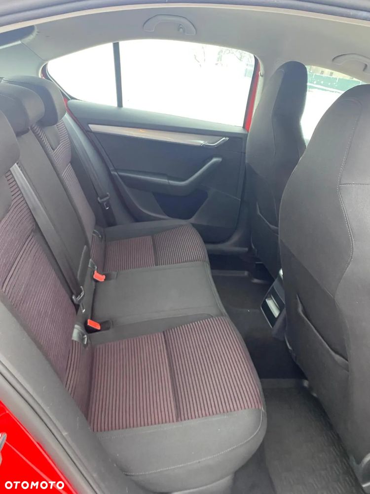 Skoda Octavia 2.0 TDI 4x4 Style DSG - 13