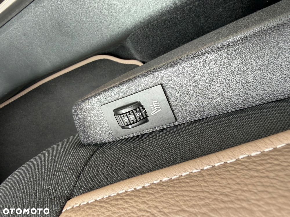 Citroën C4 Cactus 1.2 PureTech Shine Edition S&S - 33