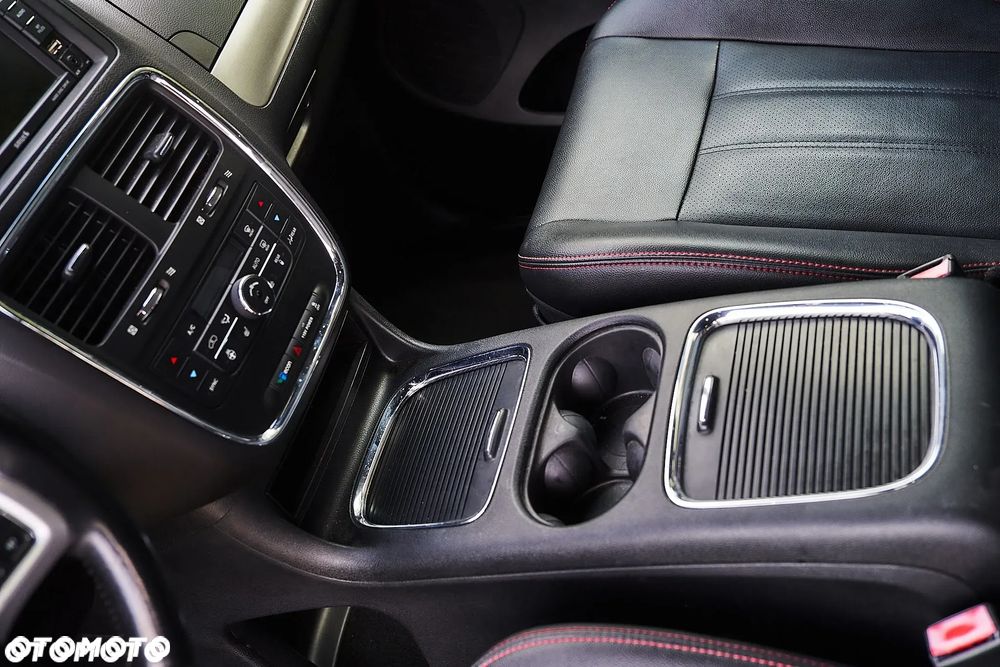 Dodge Grand Caravan - 21