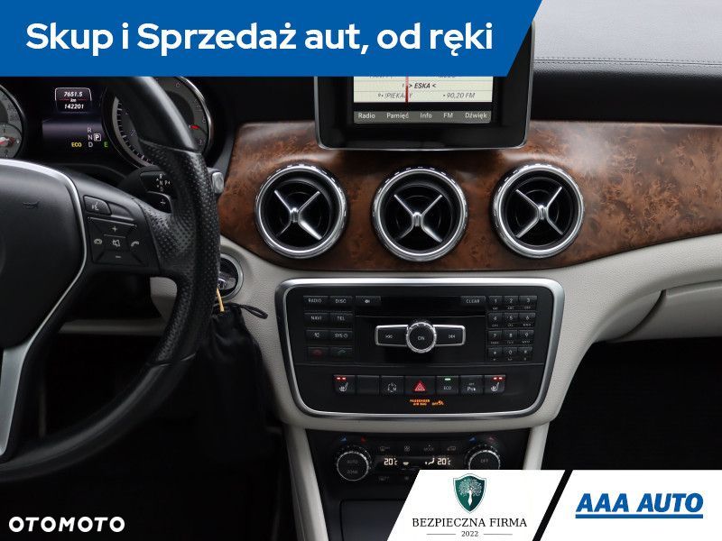 Mercedes-Benz GLA - 14