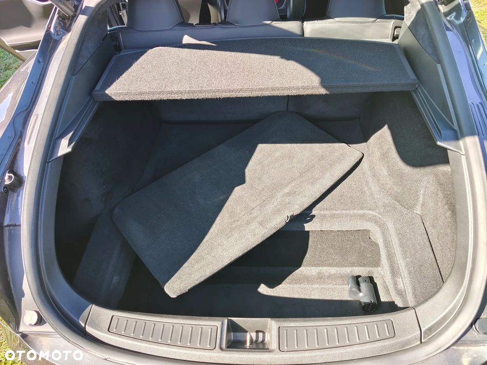 Tesla Model S - 16