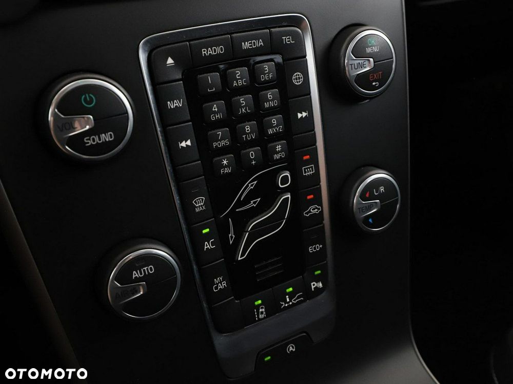Volvo V40 D2 Drive-E Momentum - 27