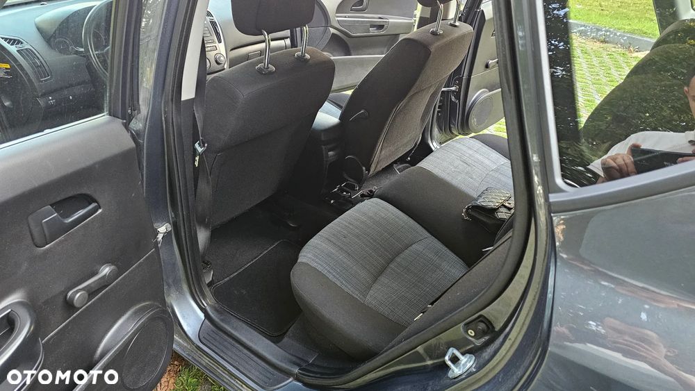 Kia Ceed - 4
