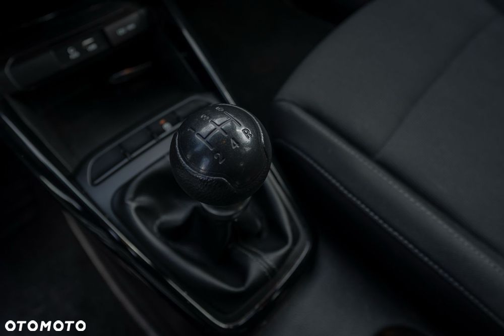 Kia Rio - 37