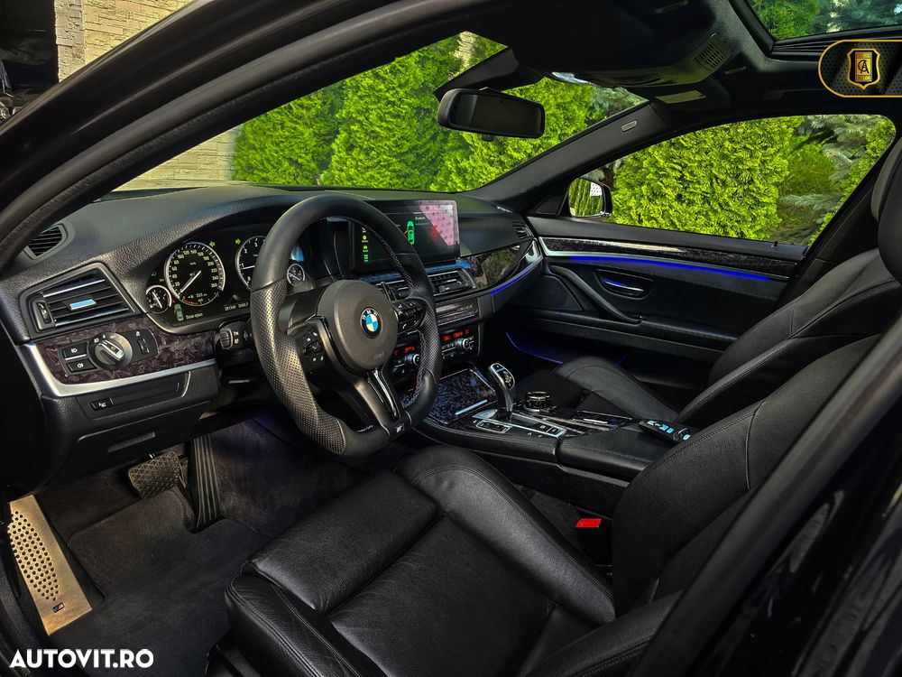 BMW Seria 5 525d xDrive AT - 17