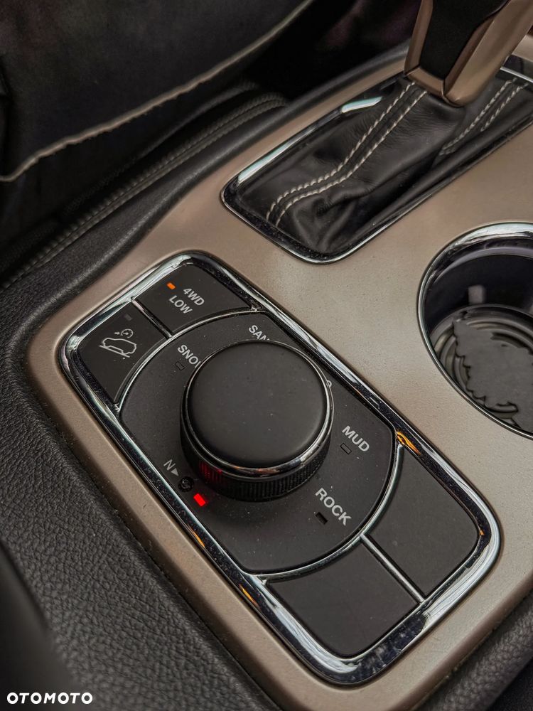 Jeep Grand Cherokee 5.7 V8 HEMI 4WD Automatik S - 33