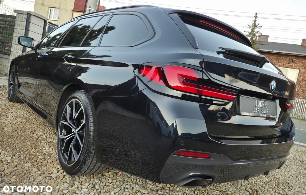 BMW Seria 5 520d xDrive Touring M Sport Edition - 11