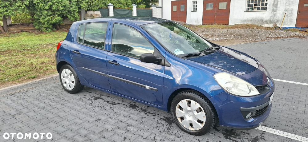 Renault Clio - 2