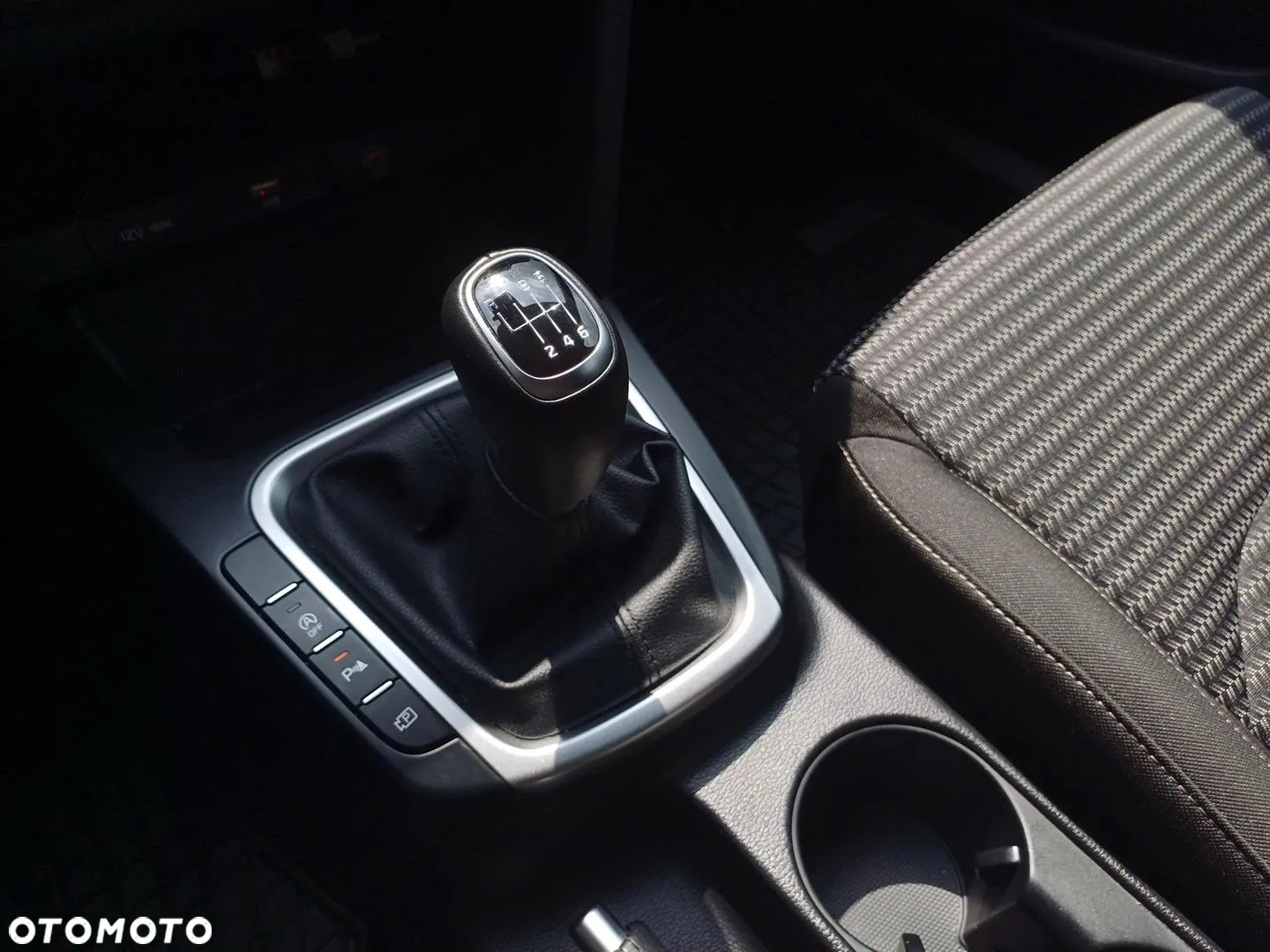 Kia Ceed 1.5 T-GDI M - 21