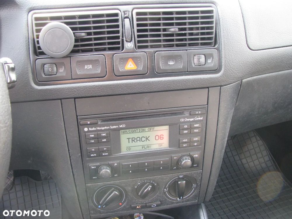 Volkswagen Golf - 11