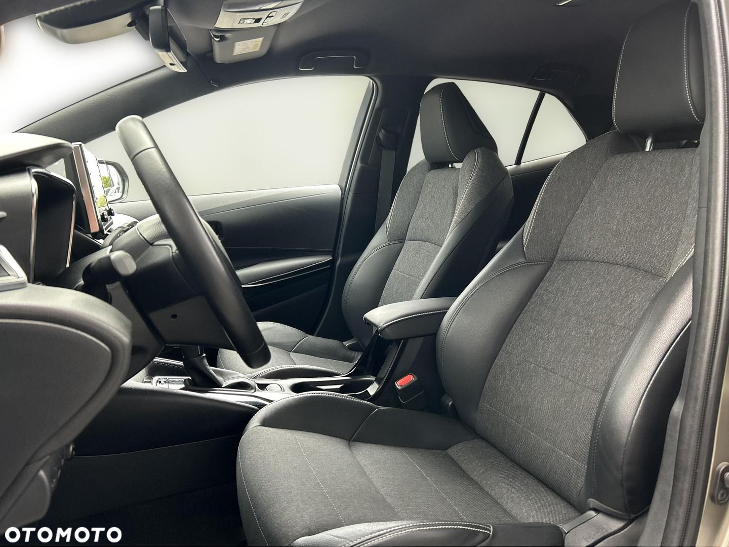 Toyota Corolla 1.8 Hybrid Comfort - 9