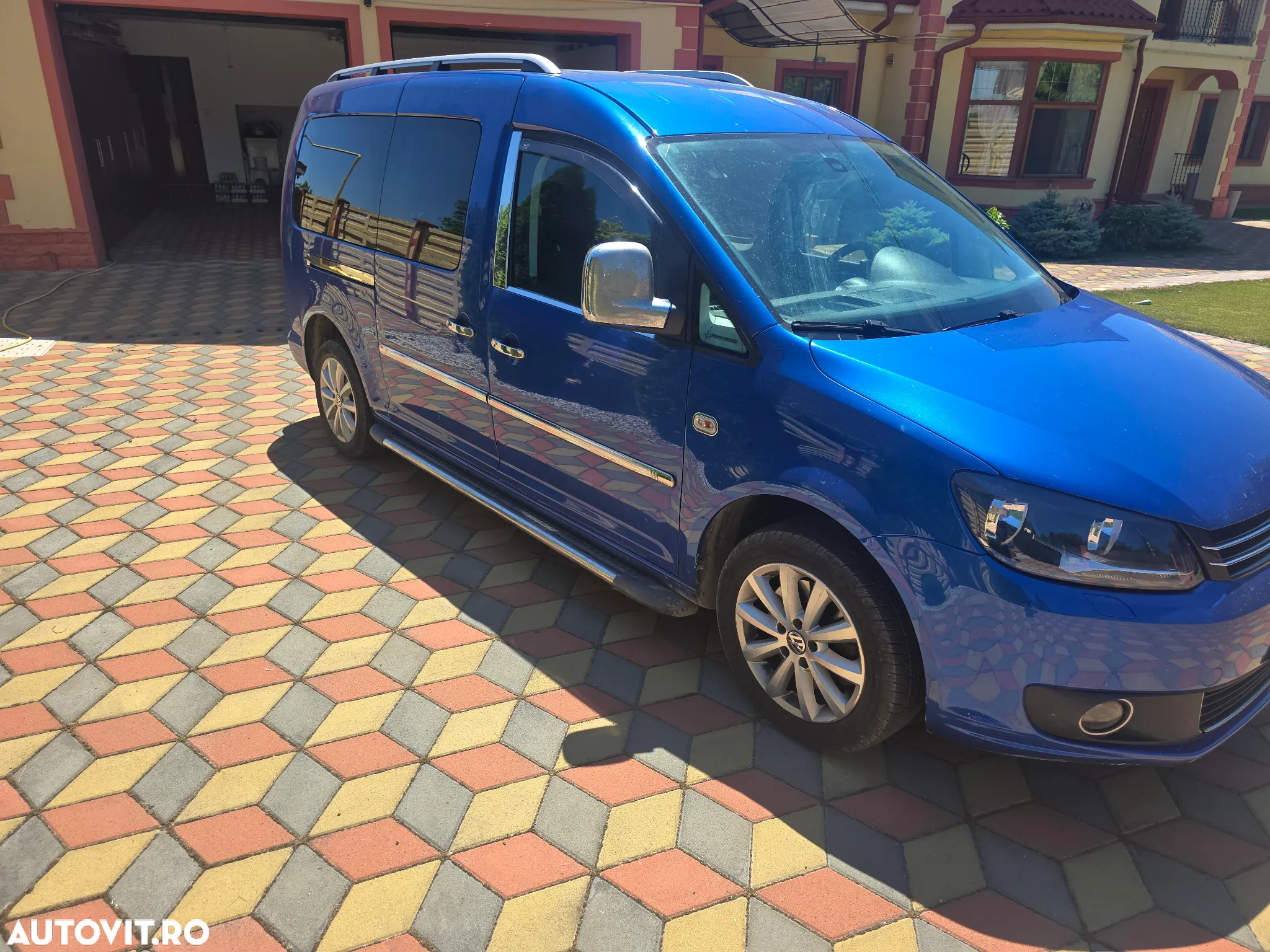 Volkswagen Caddy Maxi 2.0 TDI Comfortline DSG - 6