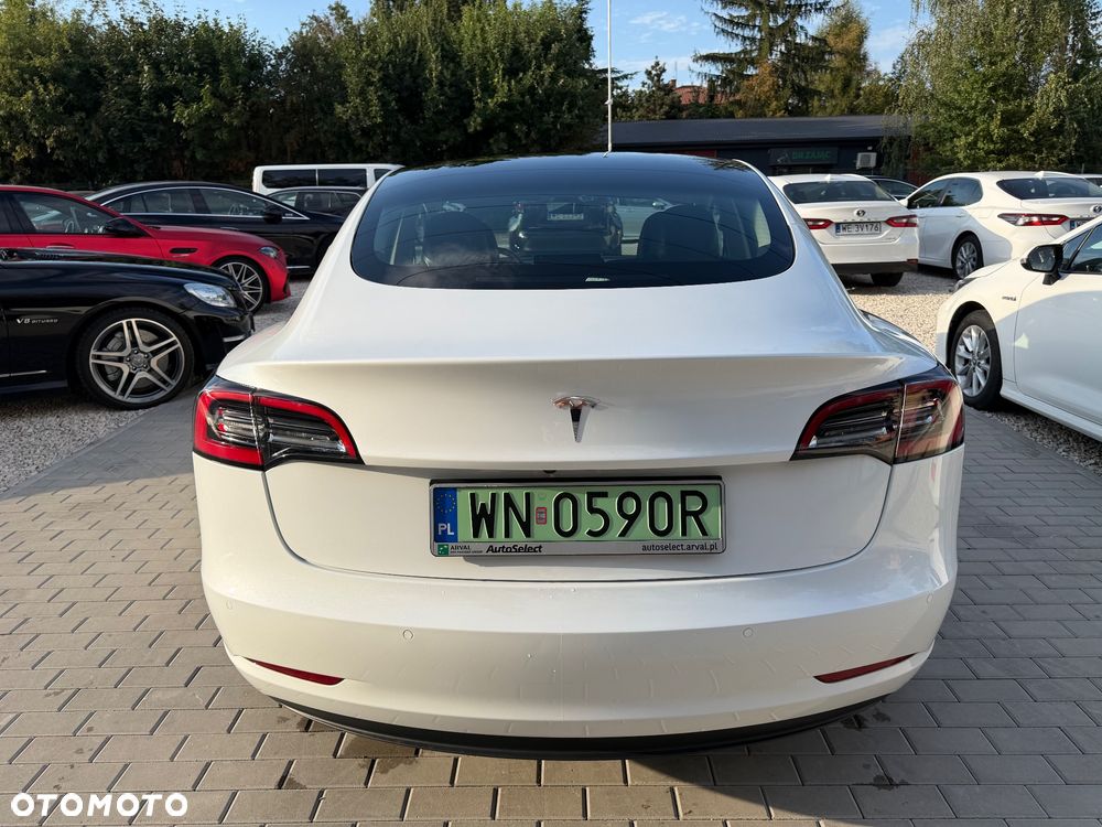 Tesla Model 3 - 8