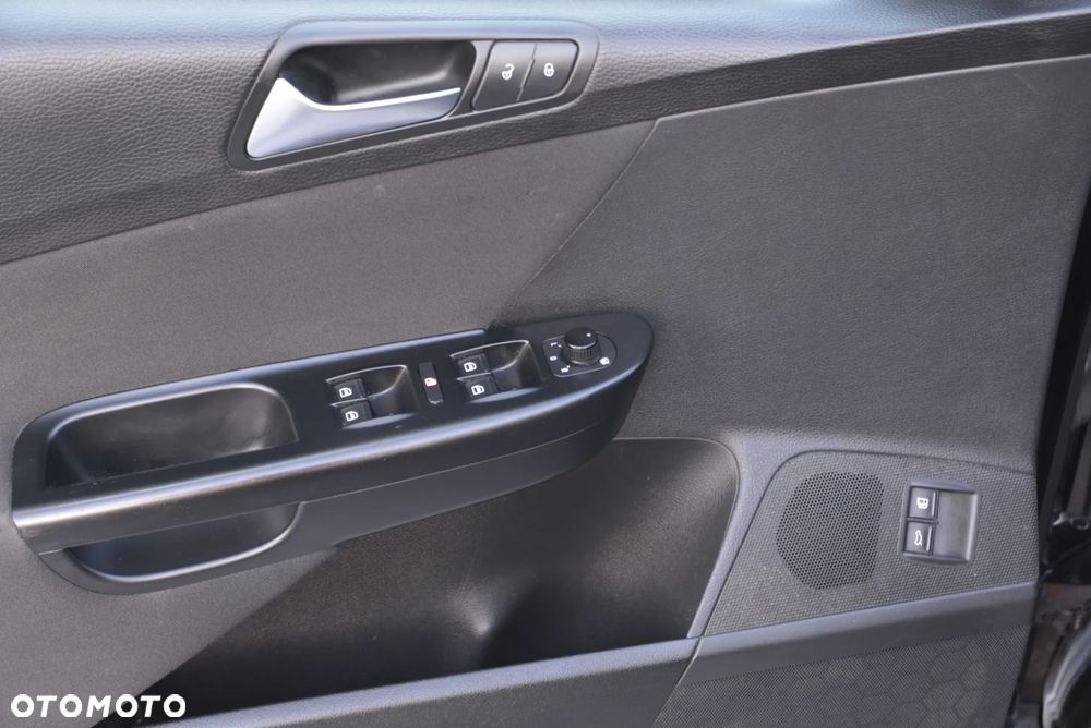 Volkswagen Passat 1.8 TSI Exclusive - 38