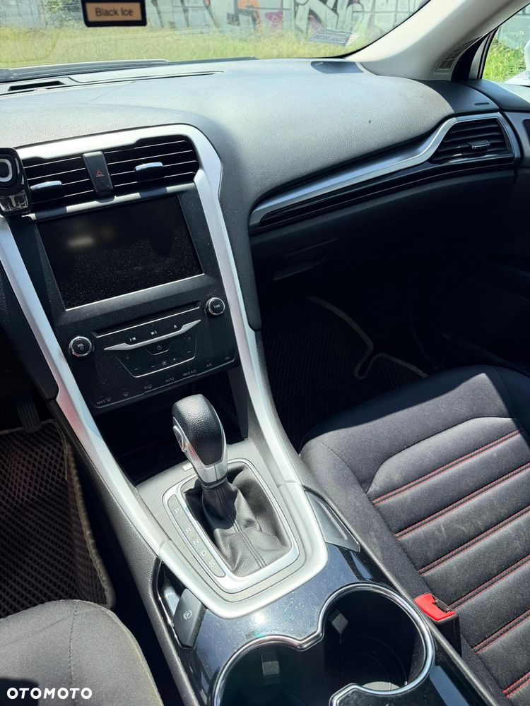 Ford Fusion - 10