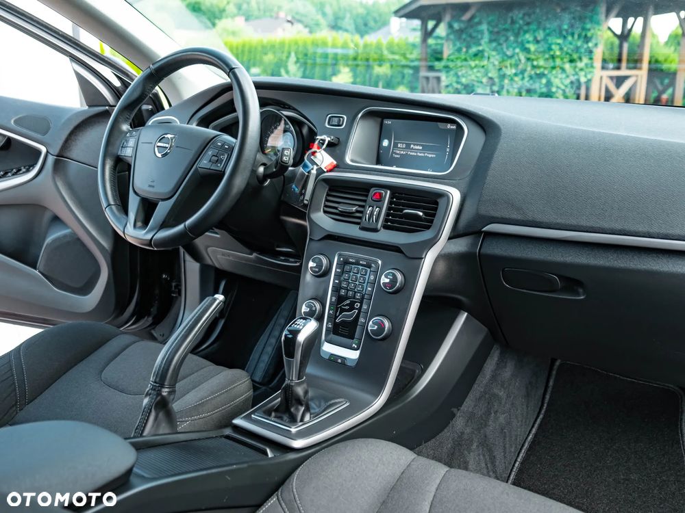 Volvo V40 D2 Momentum - 21