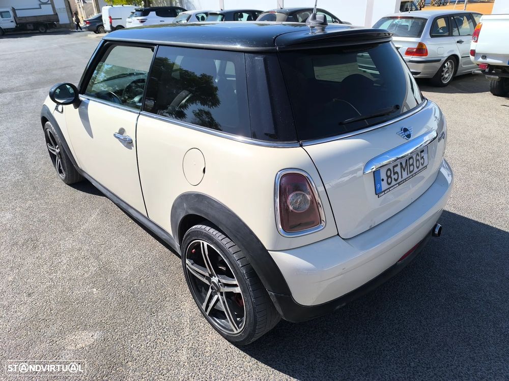 MINI 3 Portas Cooper D - 4