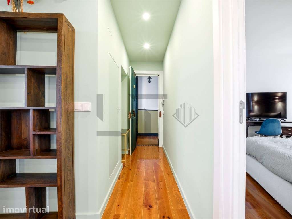 Fantástico Apartamento T2 Totalmente Remodelado e Mobilado com Vist... - Grande imagem: 4/12