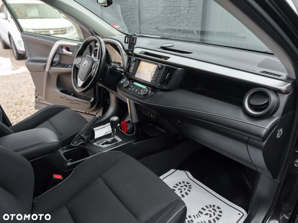 Toyota RAV4 Hybrid Platinum 4x2 - 17