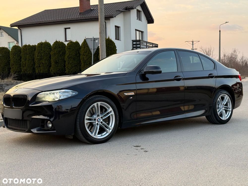 BMW Seria 5 525d xDrive - 11