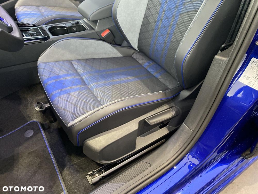 Volkswagen Golf - 12