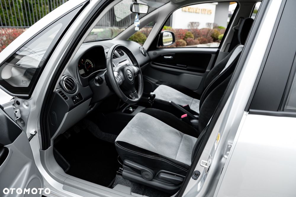 Suzuki SX4 1.6 Premium 4WD - 17