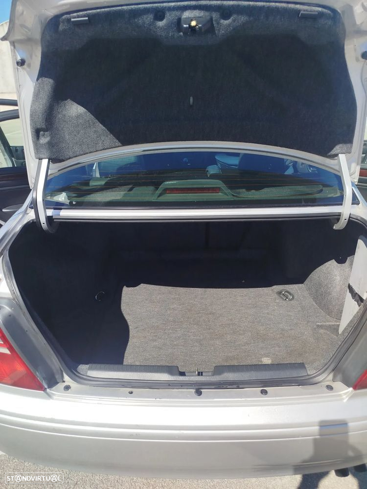Honda Accord 2.0 ES - 18
