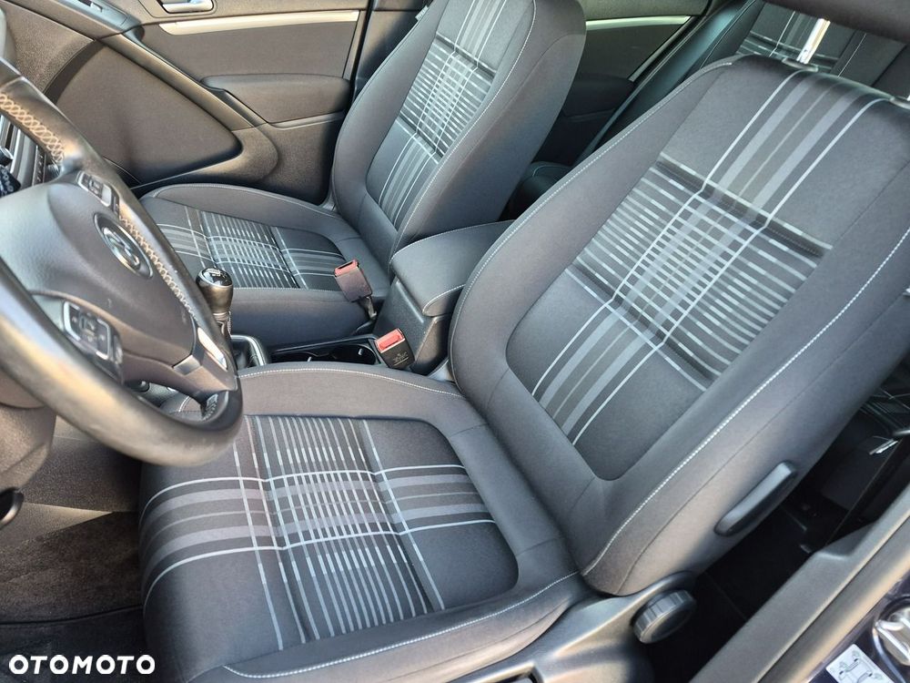 Volkswagen Tiguan - 19