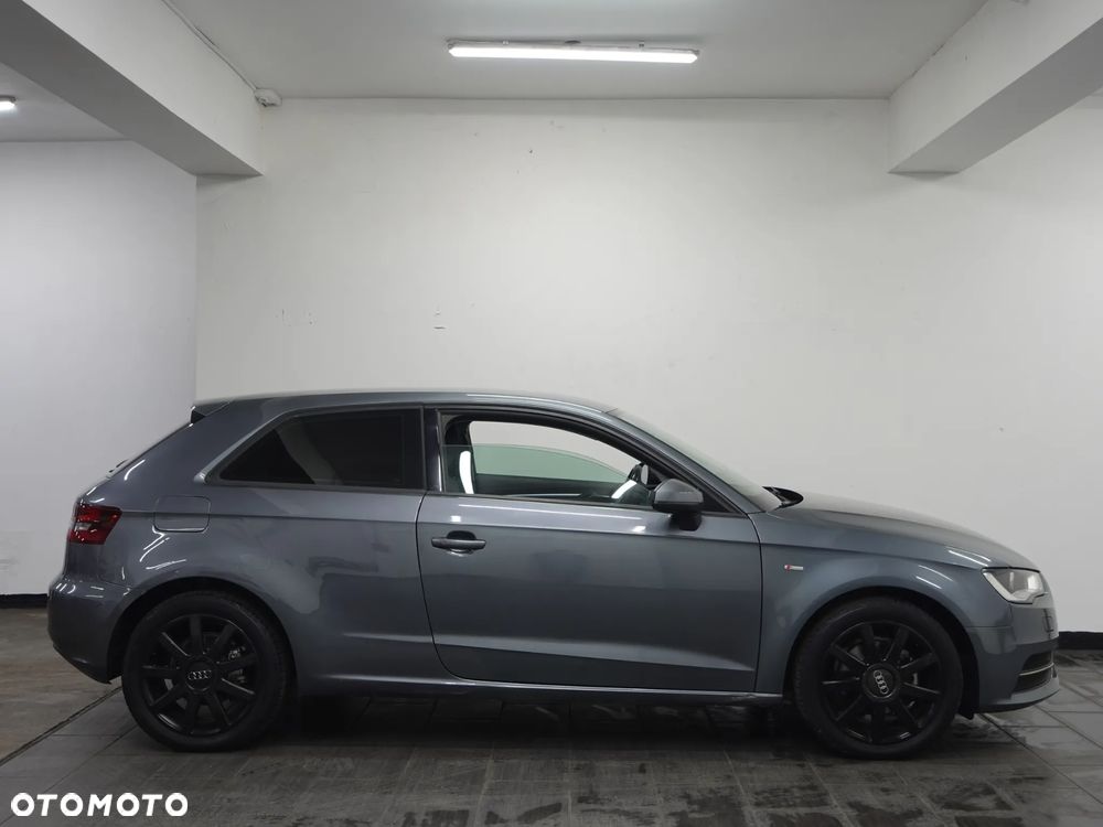 Audi A3 Sportback 2.0 TDI Ambiente - 9