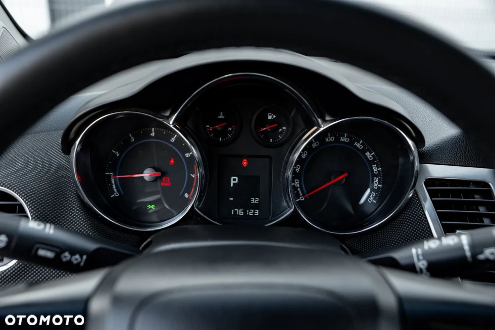 Chevrolet Cruze 1.8 LT+ - 27