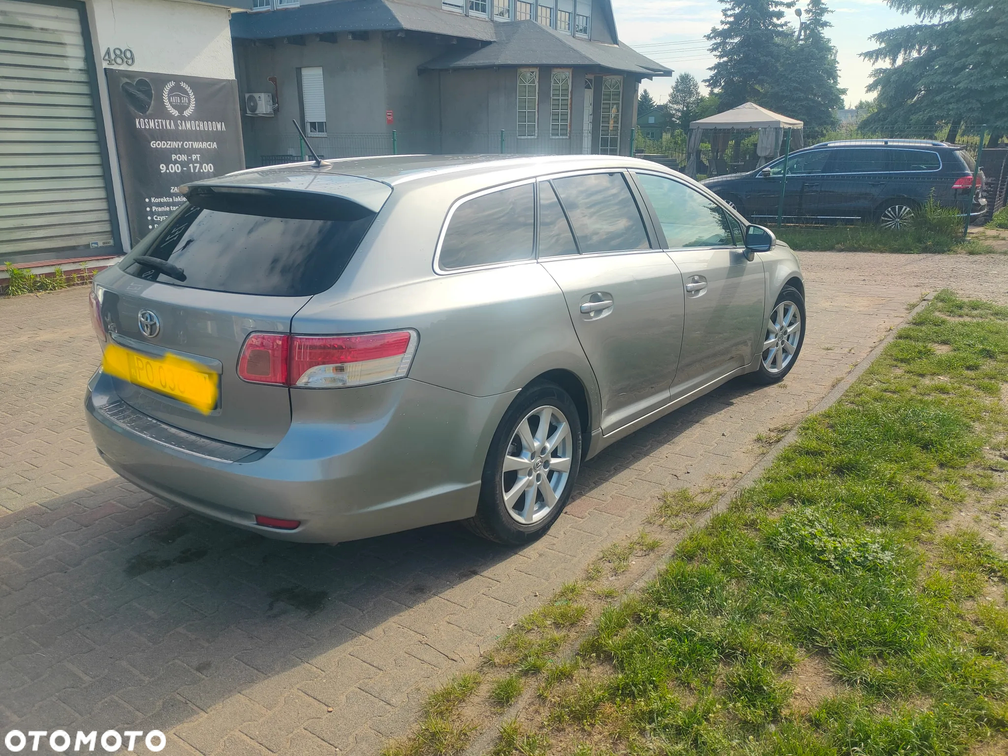 Toyota Avensis 2.0 D-4D Sol Premium - 4