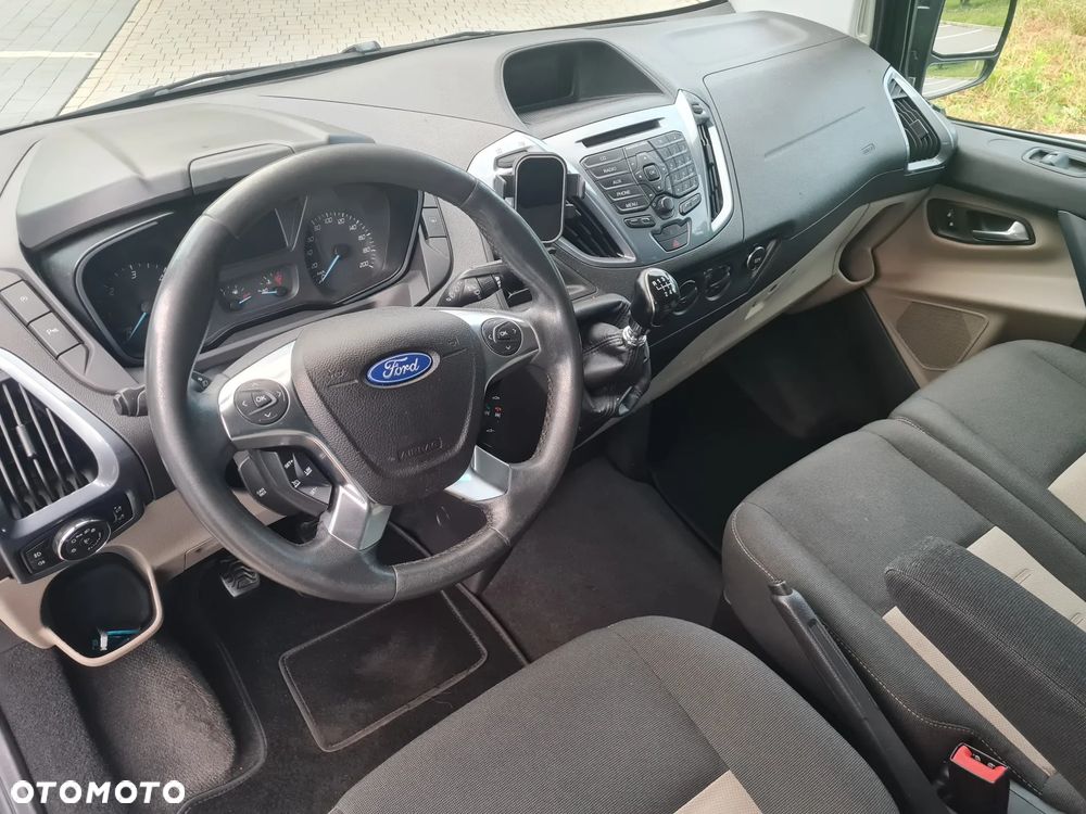 Ford Tourneo Custom - 15
