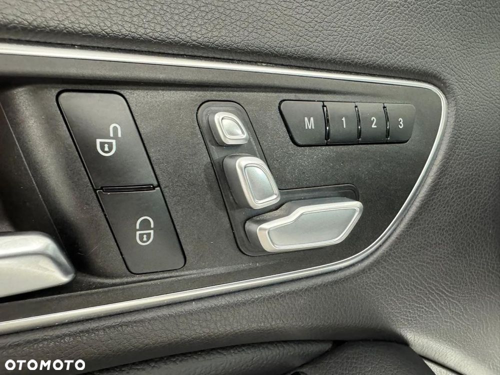 Mercedes-Benz CLA 250 4Matic 7G-DCT - 24