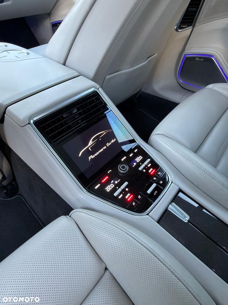 Porsche Panamera Turbo - 19