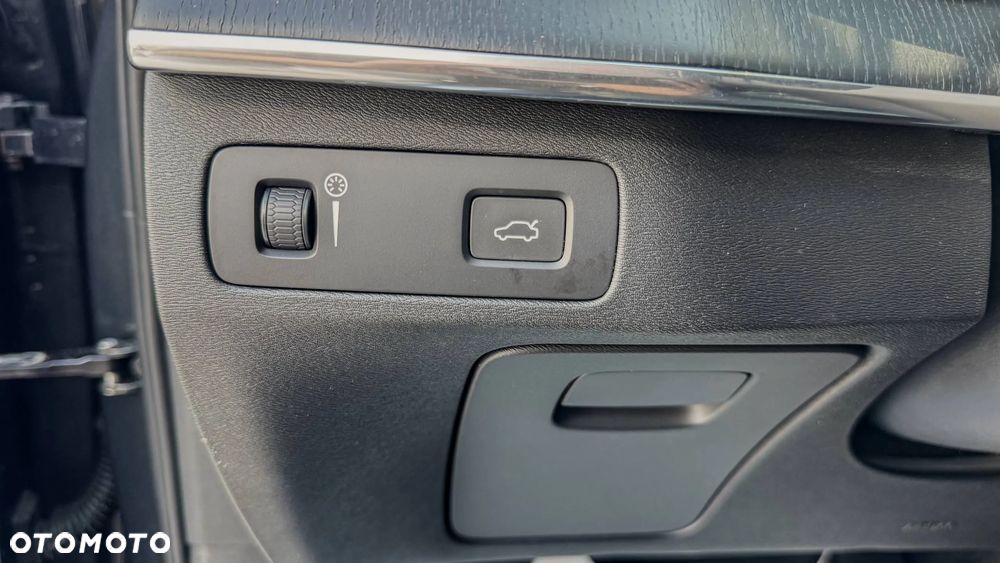 Volvo XC 90 B5 D AWD Geartronic Momentum - 33