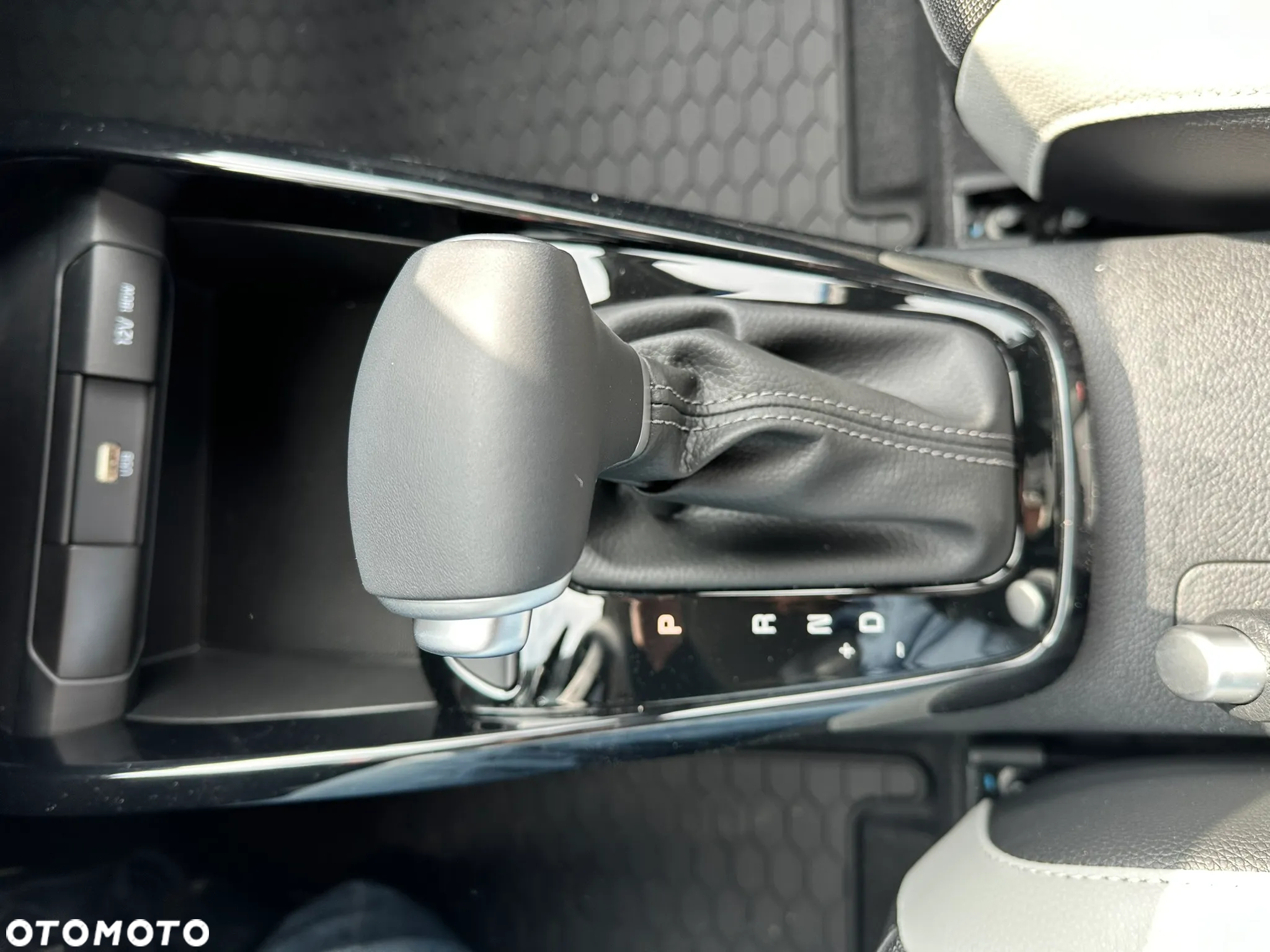 Kia Stonic 1.0 T-GDI L DCT - 9