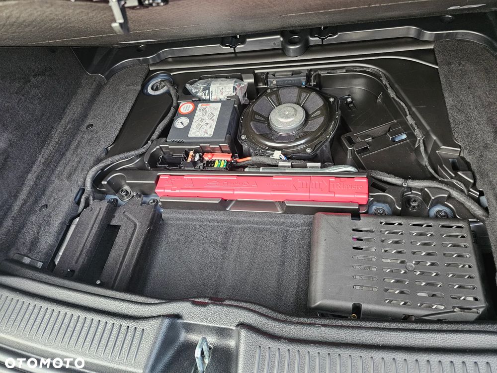 Mercedes-Benz Klasa B 250 4Matic 7G-DCT AMG Line - 37