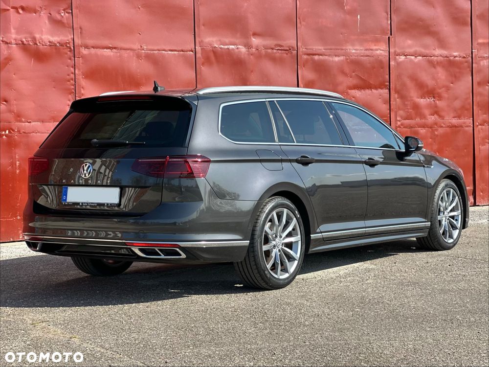 Volkswagen Passat - 32