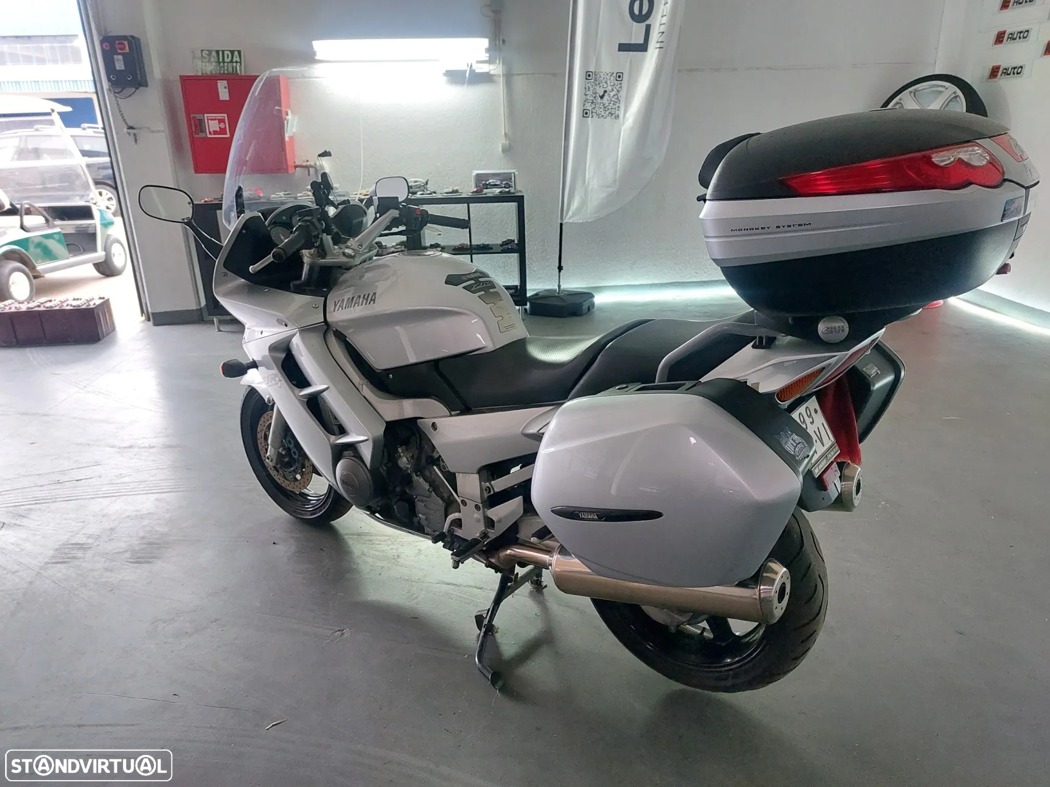Yamaha FJR 1300 - 4