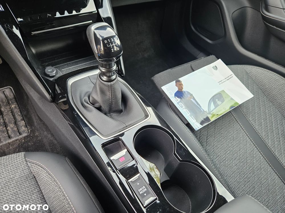 Peugeot 2008 PureTech 100 Allure - 18
