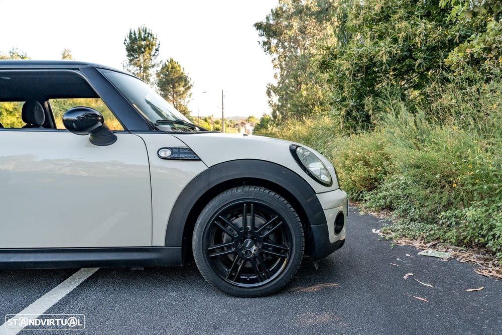 MINI 3 Portas Cooper D - 22