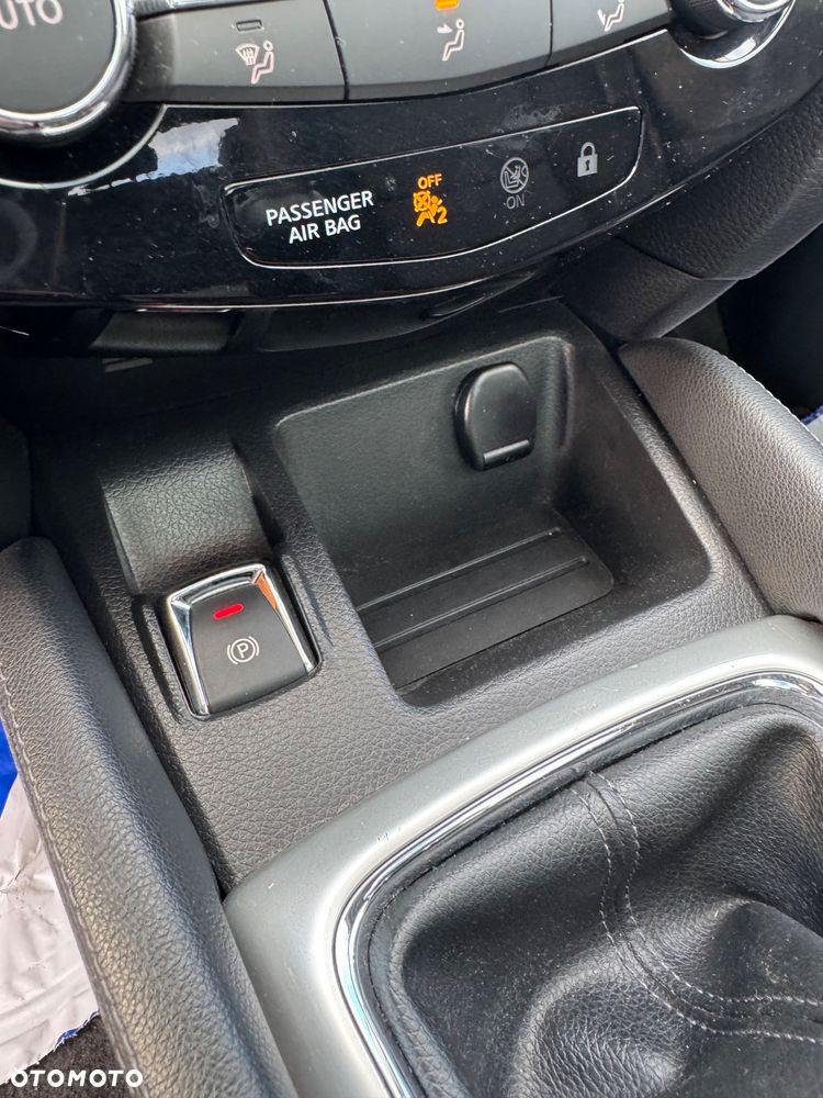 Nissan Qashqai - 25