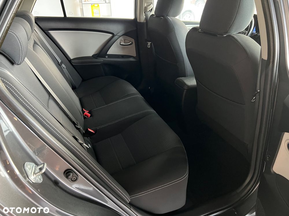 Toyota Avensis - 27