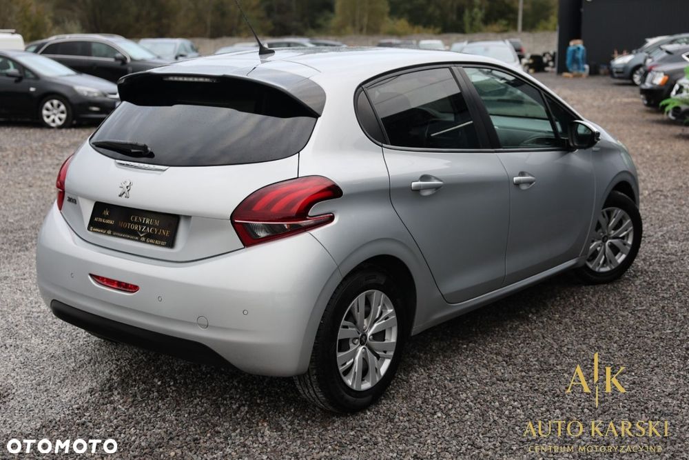 Peugeot 208 - 21