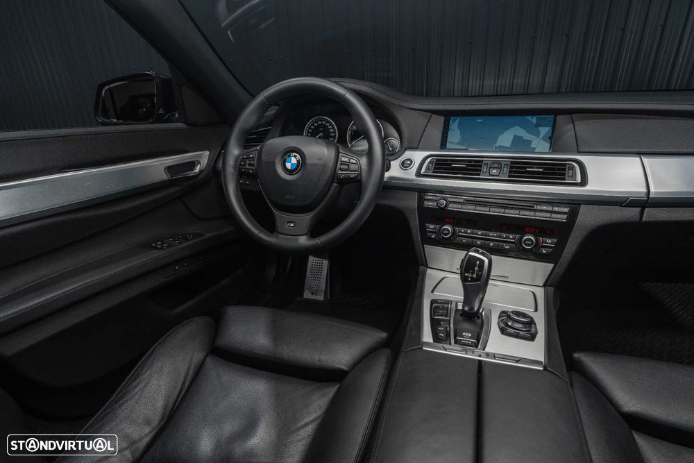 BMW 740 d Pack M - 9